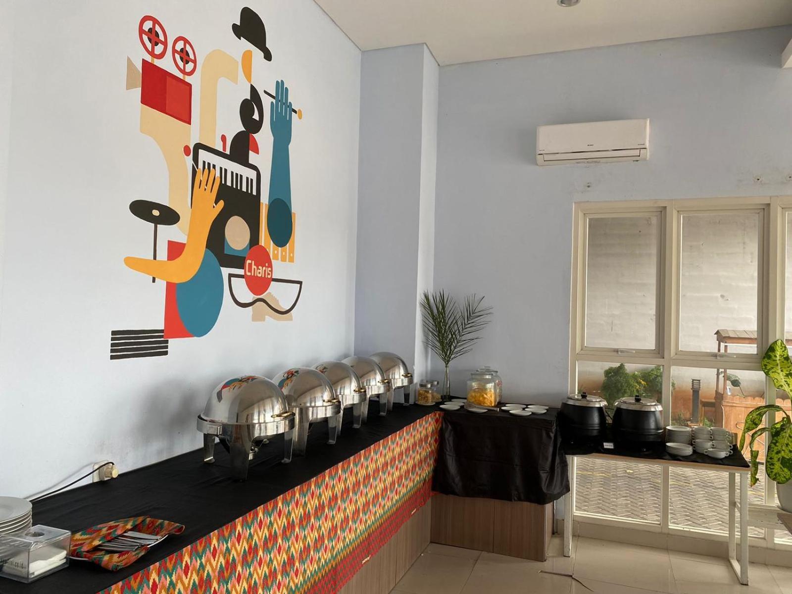 Votel Hotel Charis Tuban Tuban  Εξωτερικό φωτογραφία