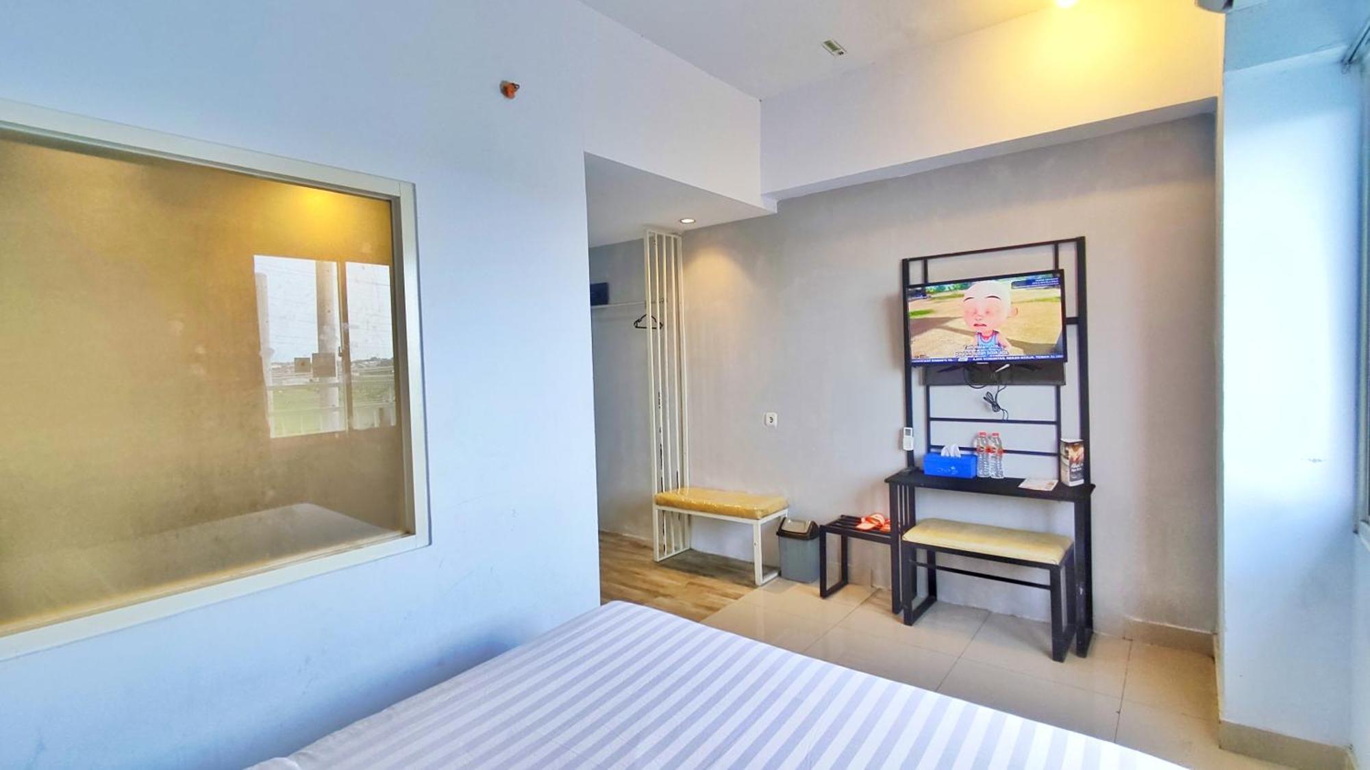 Votel Hotel Charis Tuban Tuban  Εξωτερικό φωτογραφία