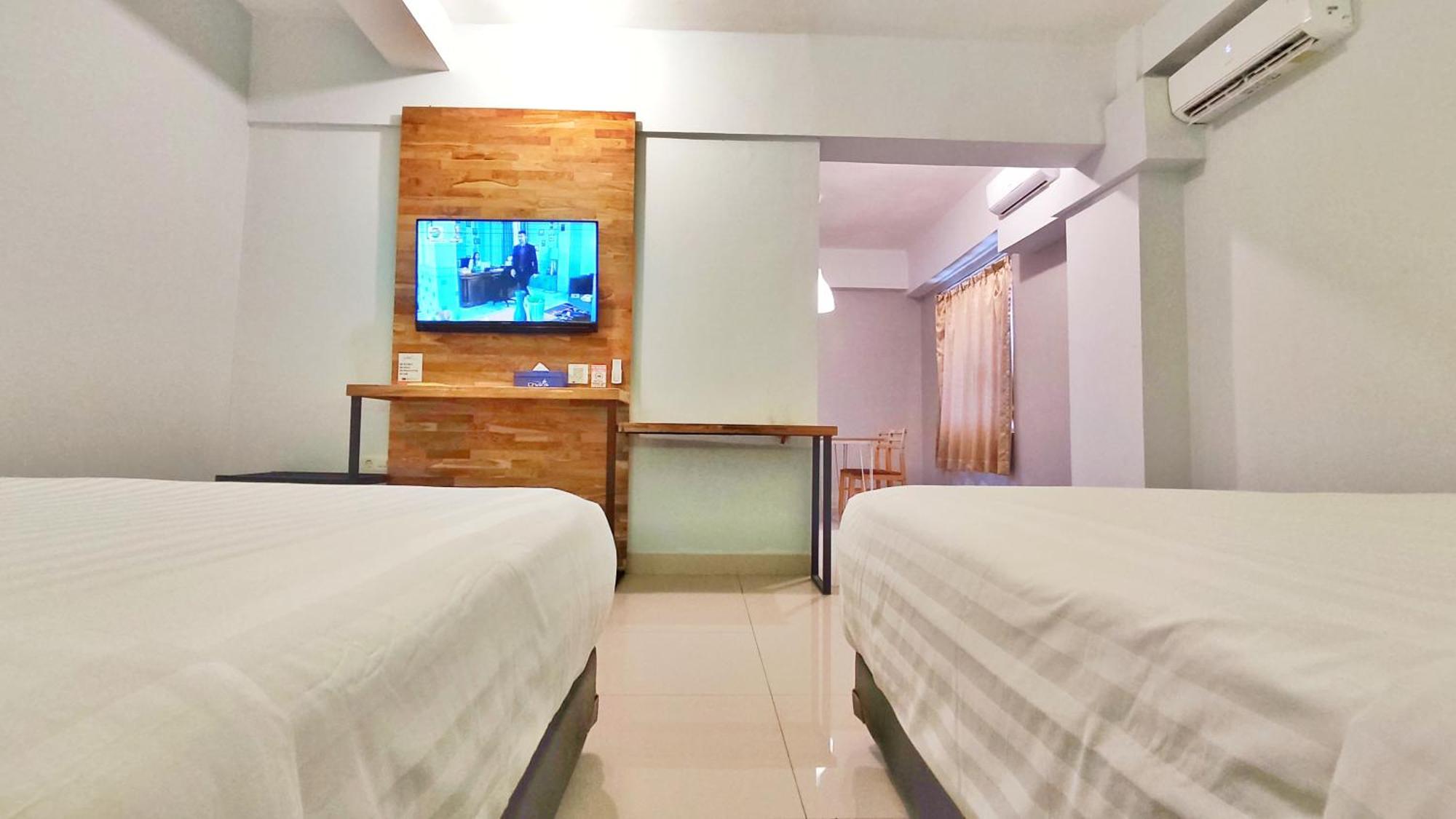 Votel Hotel Charis Tuban Tuban  Εξωτερικό φωτογραφία