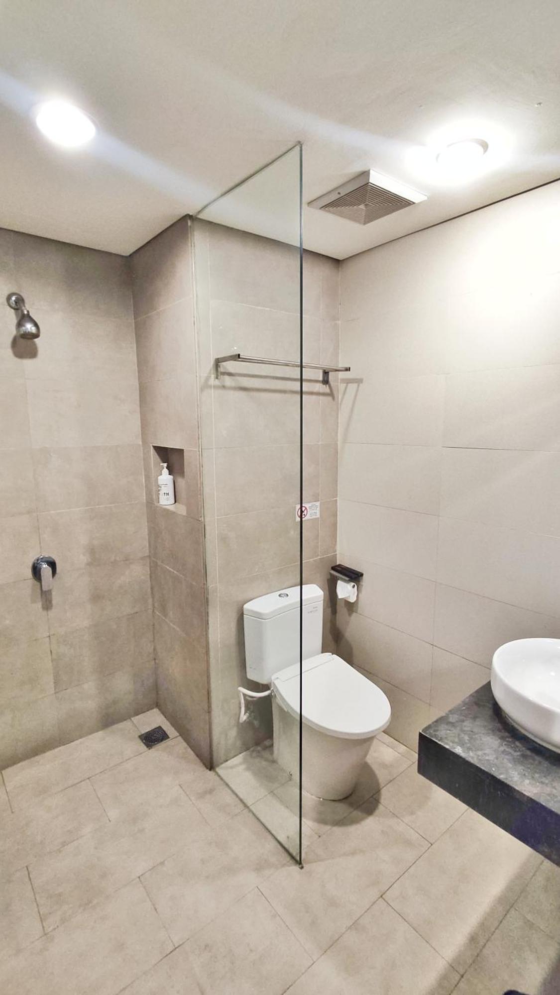 Votel Hotel Charis Tuban Tuban  Εξωτερικό φωτογραφία