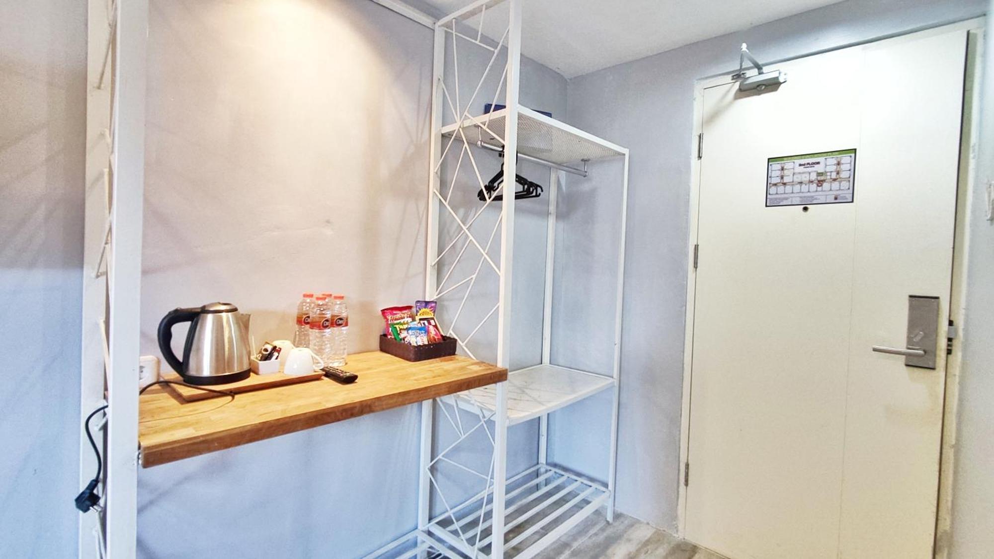 Votel Hotel Charis Tuban Tuban  Εξωτερικό φωτογραφία