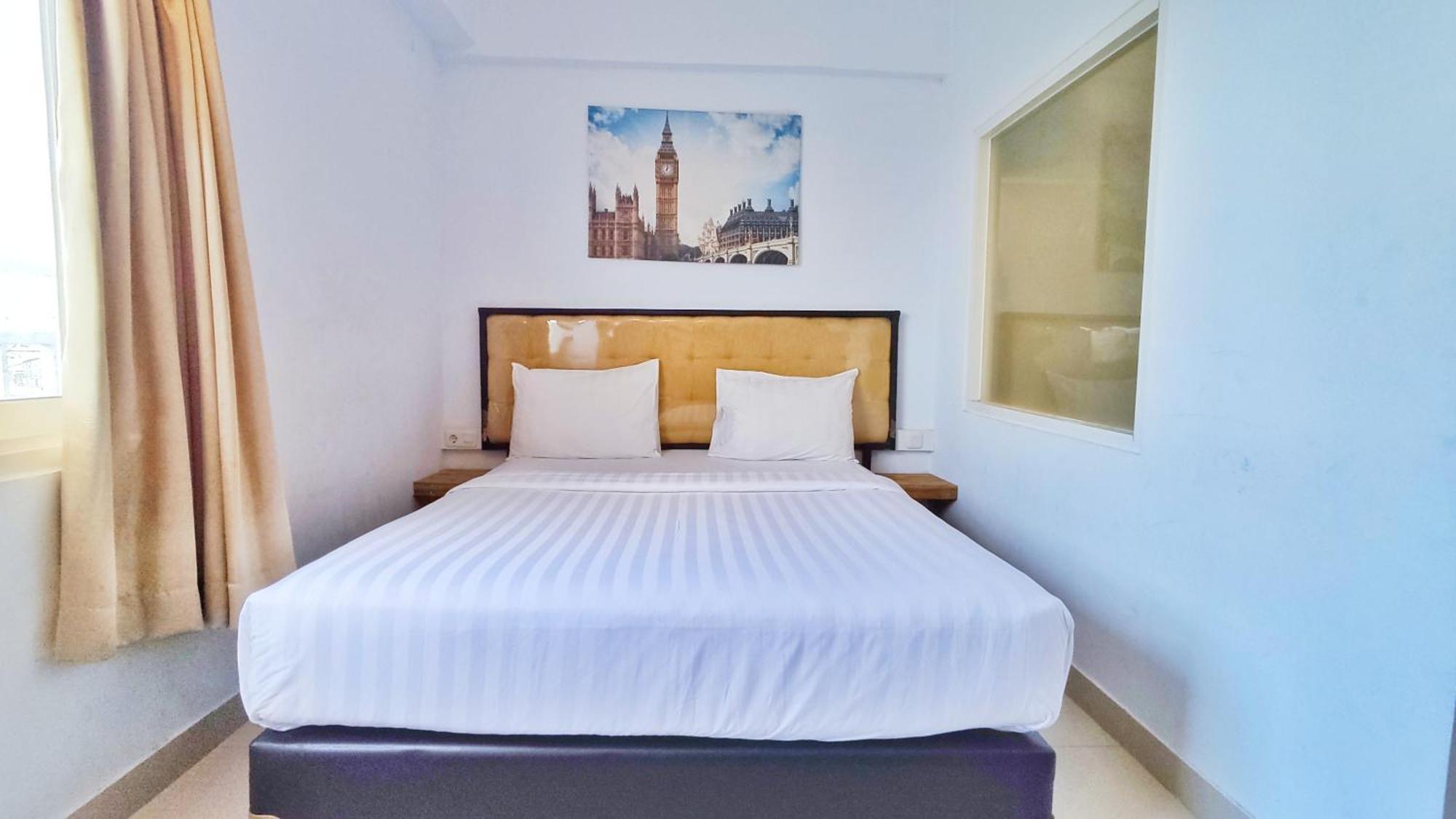 Votel Hotel Charis Tuban Tuban  Εξωτερικό φωτογραφία