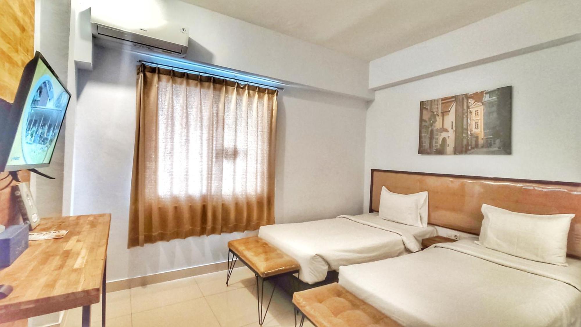 Votel Hotel Charis Tuban Tuban  Εξωτερικό φωτογραφία